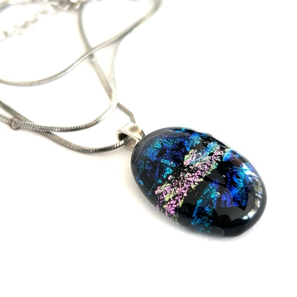 Vintage Oval Fused Dichroic Glass Pendant Necklace Silver Tone Chain 19” - Picture 4 of 10